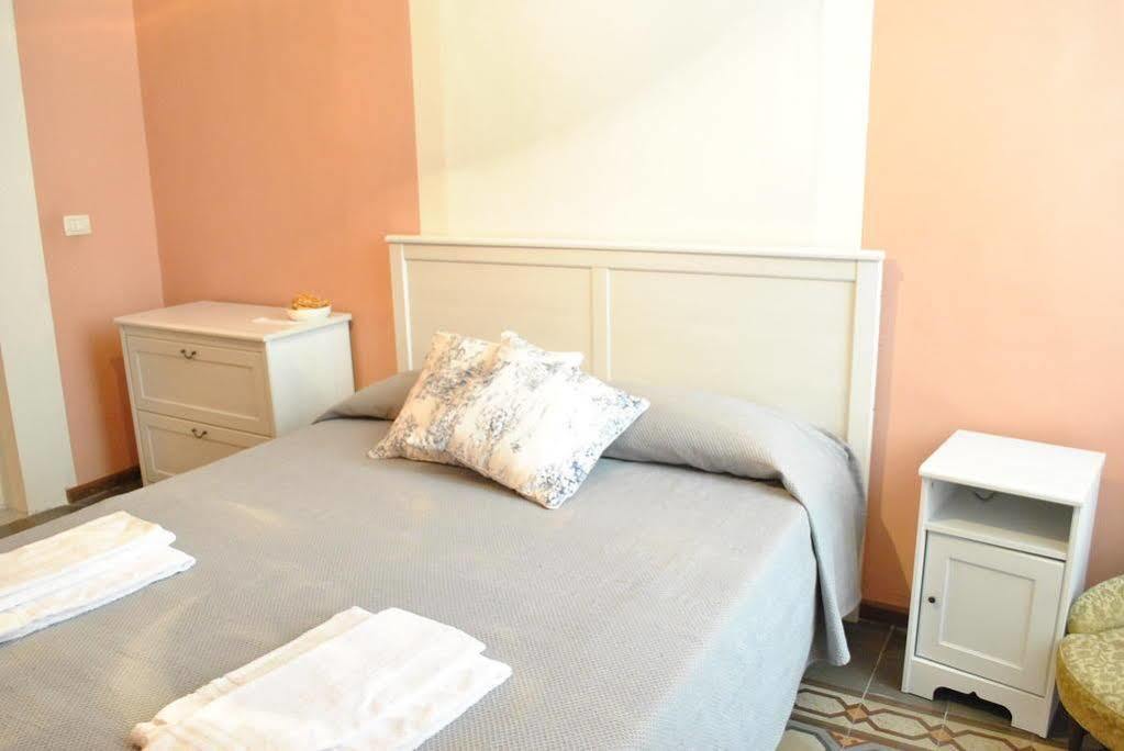 A Casa Di Laura Bed & Breakfast Catania Exterior photo
